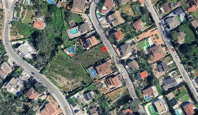 Terreno en urbanización California, Canyelles — 4