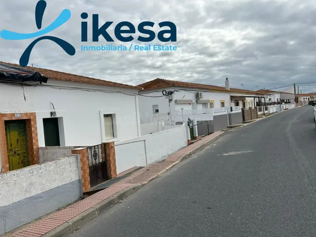 Venta de casa adosada en Tharsis, Huelva. — 3