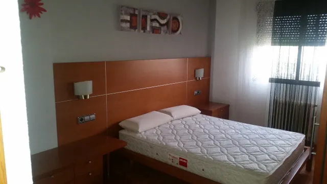 Vivienda de 120 metros más bar de 80 metros.
San Pedro. — 39