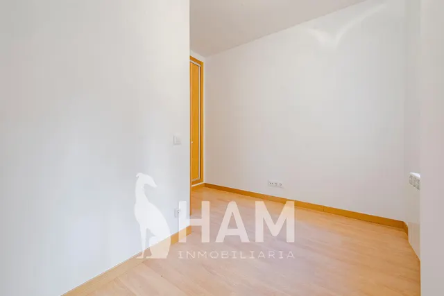 Amplio y luminoso piso exterior! — 22