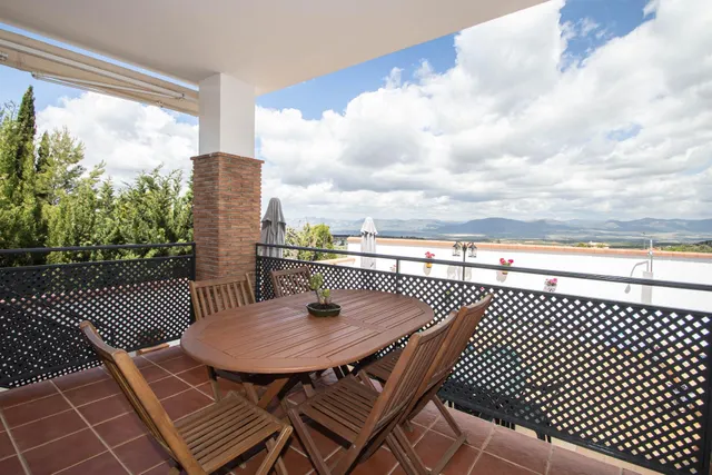 CHALET INDEPENDIENTE CON PISCINA — 23