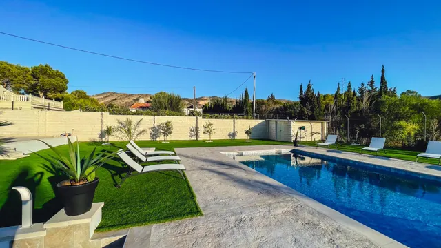 Chalet de lujo en venta en Benidorm: 6 dormitorios y 4 baños dividido en 2 casas independientes — 43