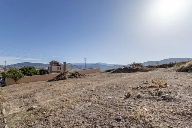 2 solares de 780m2 cada uno. Precio de cada solar 99.000€. — 7
