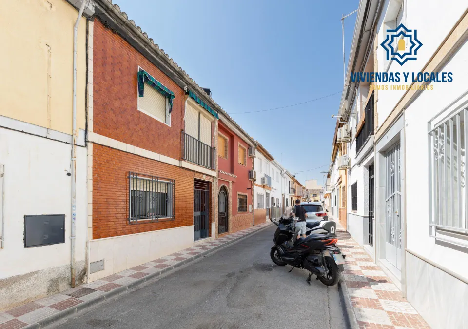 Casa en venta en Armilla