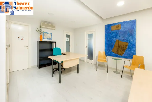Gran vivienda en Plaza Los Campos - 7 habitaciones — 14