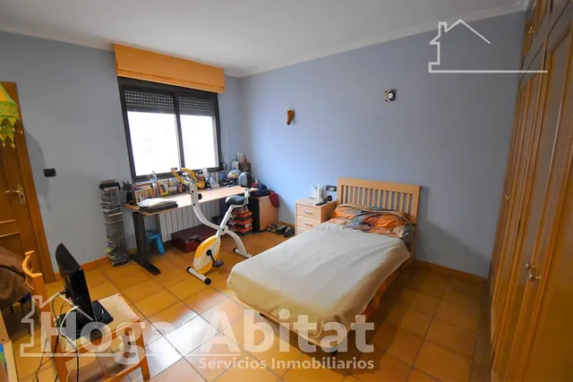 Amplia casa con terraza y balcón — 22