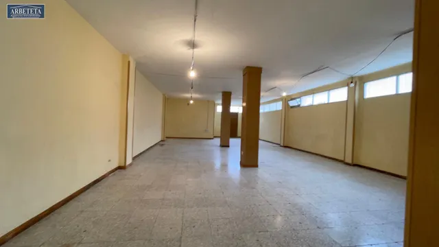 Se alquila local en la zona de Avd. del Ejercito, Guadalajara. — 22