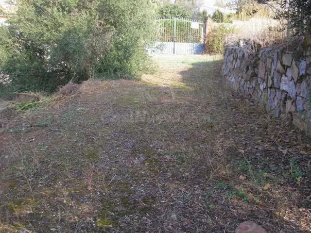 Invierte en La Colina: terreno amplio y bien comunicado - foto 4