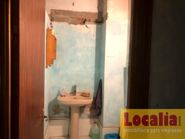 Amplio local de 360 metros en alquiler. Santander. — 10