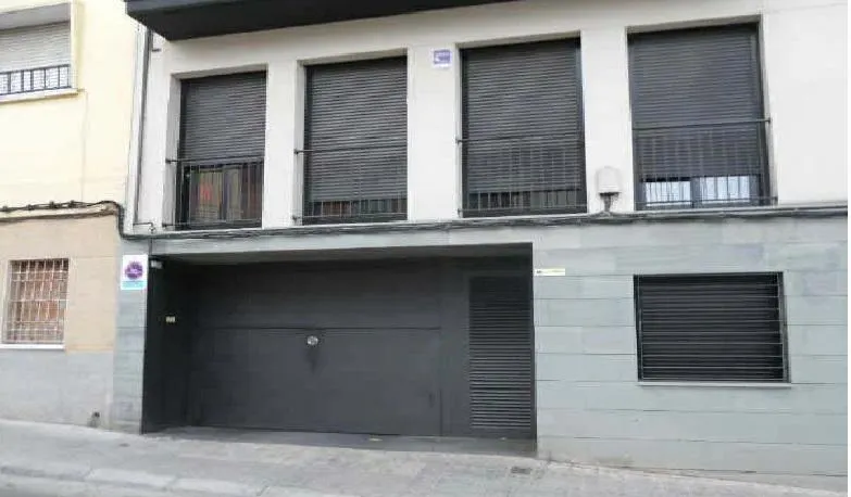 PLAZA DE PARKING EN C/EMPURIES SABADELL