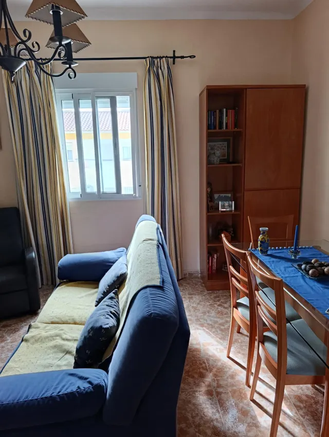 SE VENDE PISO DE TRES habitaciones AL LADO DE LA PLAYA — 12