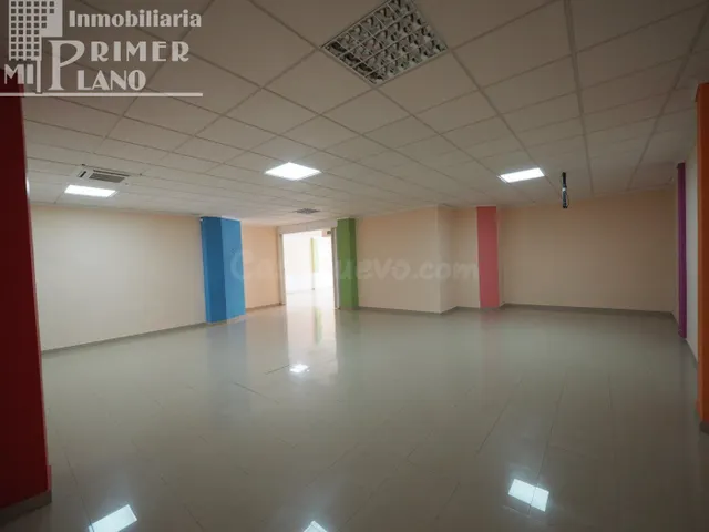 *Espectacular local en venta o alquiler situado en c/Dña Cri - foto 4