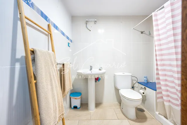 Tu Nuevo Hogar en Telde con Vistas Incomparables a la Playa de Melenara — 24