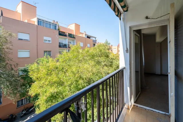 PISO DE 80 M2 CON 3 DORMITORIOS Y ASCENSOR PARA REFORMA INTEGRAL EN SON OLIVA — 4
