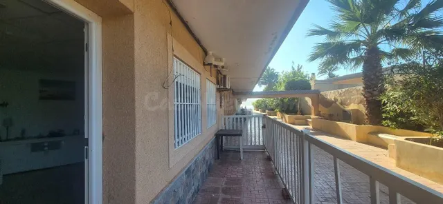 VIVIENDA EN BAJO EN LA URBANIZCION EN BARON - foto 3