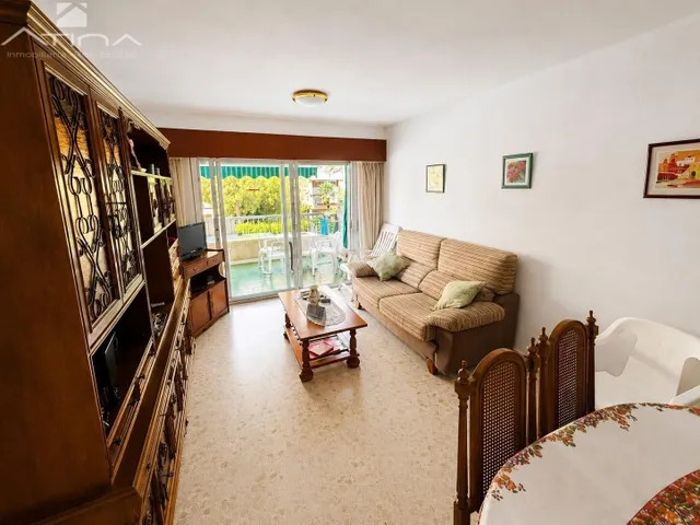 Apartamento amueblado en venta en Playa de Gandía con piscin - foto 2