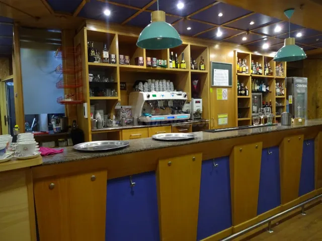 LOCAL EN PLENO FUNCIONAMIENTO CON LICENCIA DE RESTAURANTE EN - foto 5
