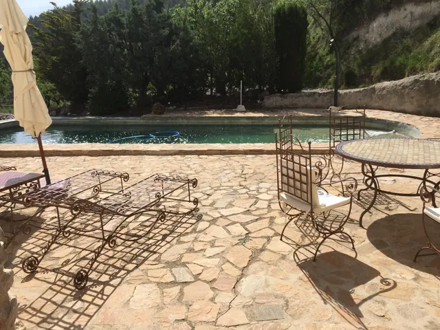 Finca con aspecto de castillo y 40.000 m2 terreno en Relleu - foto 5