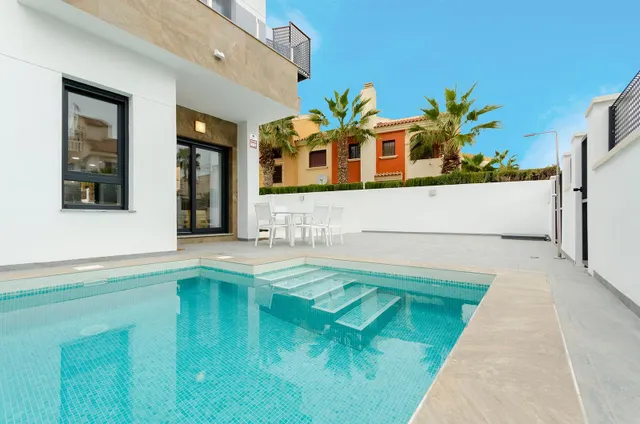 VILLA DE NUEVA CONSTRUCCIÓN DE 3 DORMITORIOS EN TORREVIEJA — 36