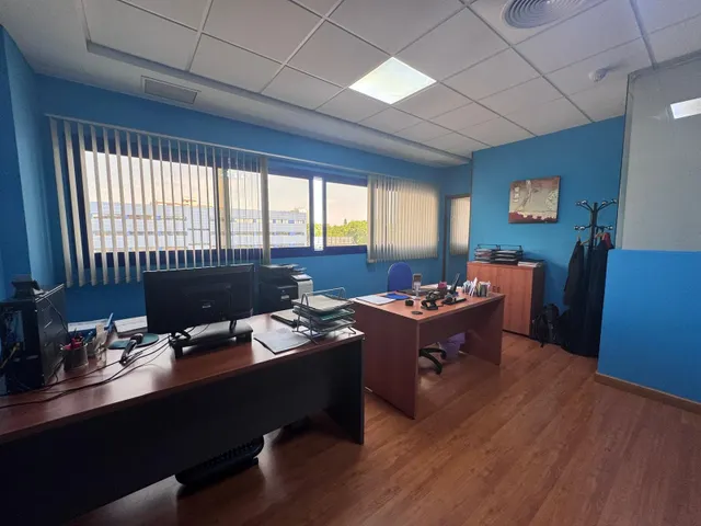 Oficina en venta en Zona Oeste — 15