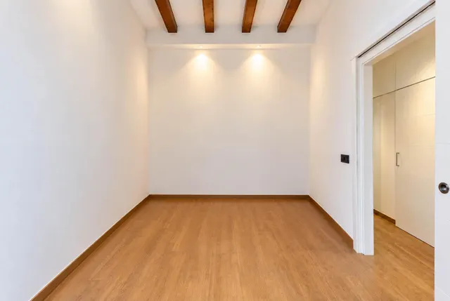 Agencia Inmobiliaria en Barcelona. Piso en venta en Sant Antoni — 12