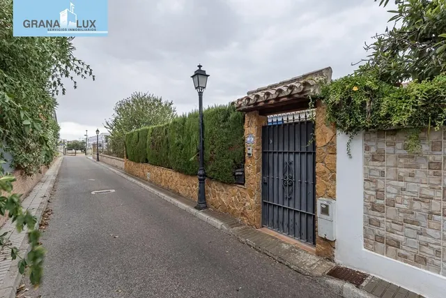 Casa con piscina en urb los chopos - Las Gabias — 24