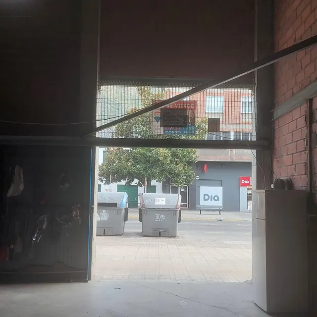 Se alquila Local — 5