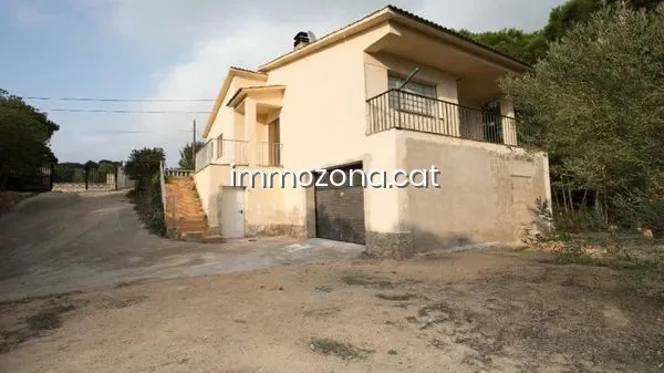 CASA OCUPADA DE 88 M2, 3 habitaciones, 1 BAÑOS, EN C/ CAMPANYA, LLORET DE MAR — 18