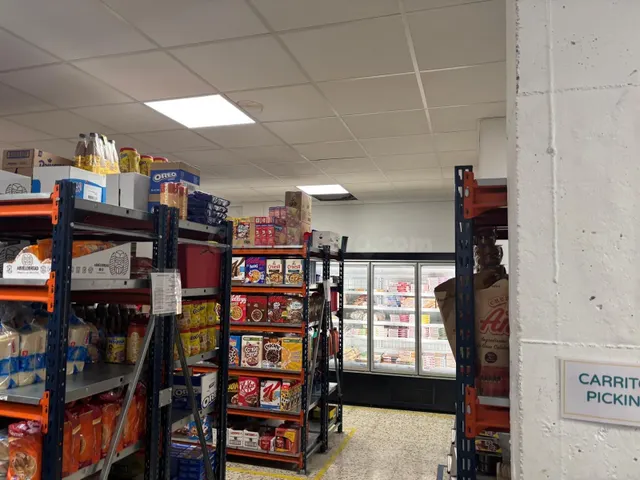 Local comercial de 412 m2 en el Sector 19 de Sevilla, con li - foto 2
