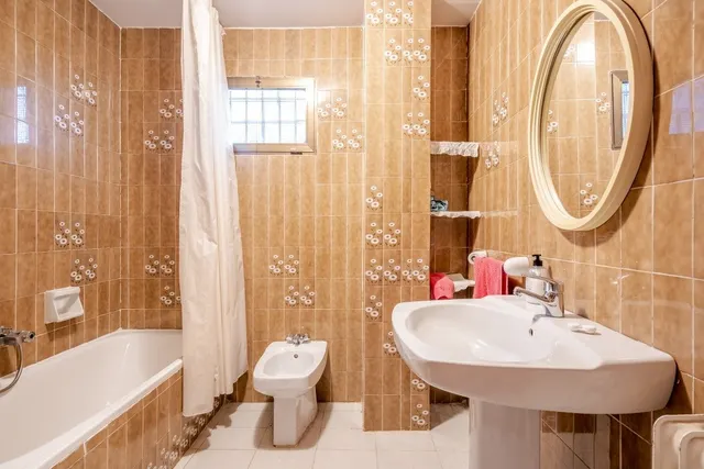 chalet independiente con la mejor parcela en la prestigiosa  urbanización de el serrallo — 41