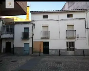 Se VENDE CASA en ZONA COMERCIAL DE MORALEJA - foto 4