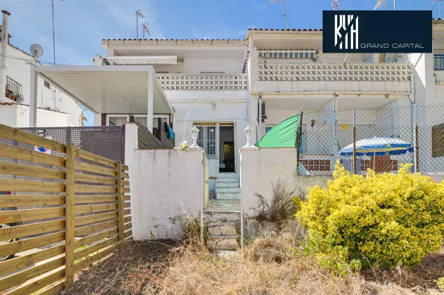 APARTAMENTO EN LA ESCALA — 28