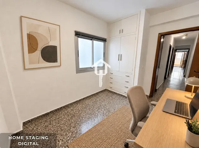Ático en exclusiva totalmente reformado de 56 m2 con terraza en zona benalúa de Alicante: edificio con ascensor — 41
