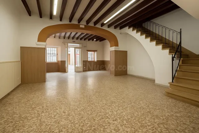 EMBLEMATICO EDIFICIO EN MANCOR DE LA VALL - foto 4