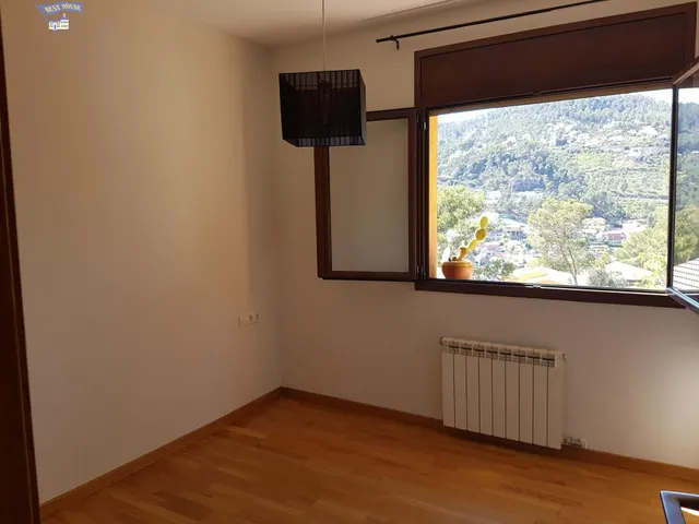 EXCLUSIVA VILLA DE DISEÑO CON PISCINA PRIVADA, VISTAS PANORÁMICAS Y 1.760 M2 DE PARCELA — 14