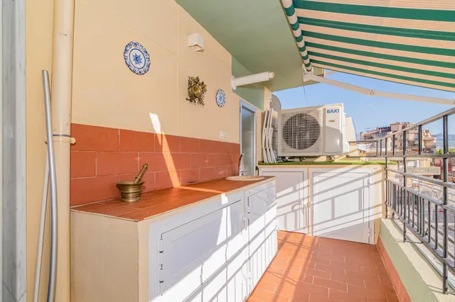 ¡Tu Nuevo Hogar te espera!  Semi-ático Reformado con Gran Terraza, junto Virgen de Las Angustias — 16