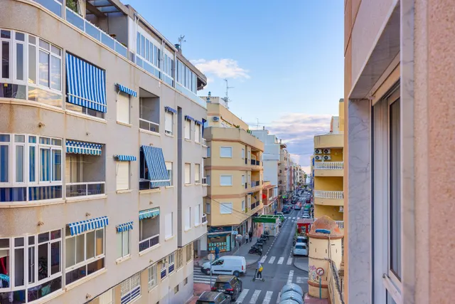 4 Dormitorios 2 baños  vivienda grande — 7