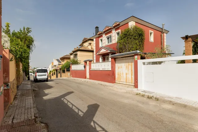 CHALET EN EL BARRIO DE MONACHIL — 3