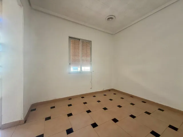 Amplia vivienda con trastero y dos balcones en El Cabanyal — 7