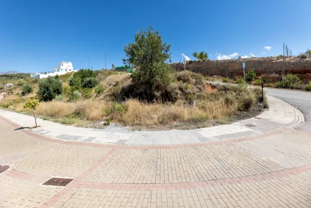 Venta de solar urbano en La Zubia (Zona Altos de La Zubia) — 5