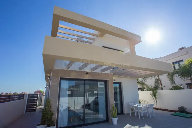 FANTASTICO CHALET DE OBRA NUEVA EN LOS MONTESINOS, ALICANTE, - foto 4