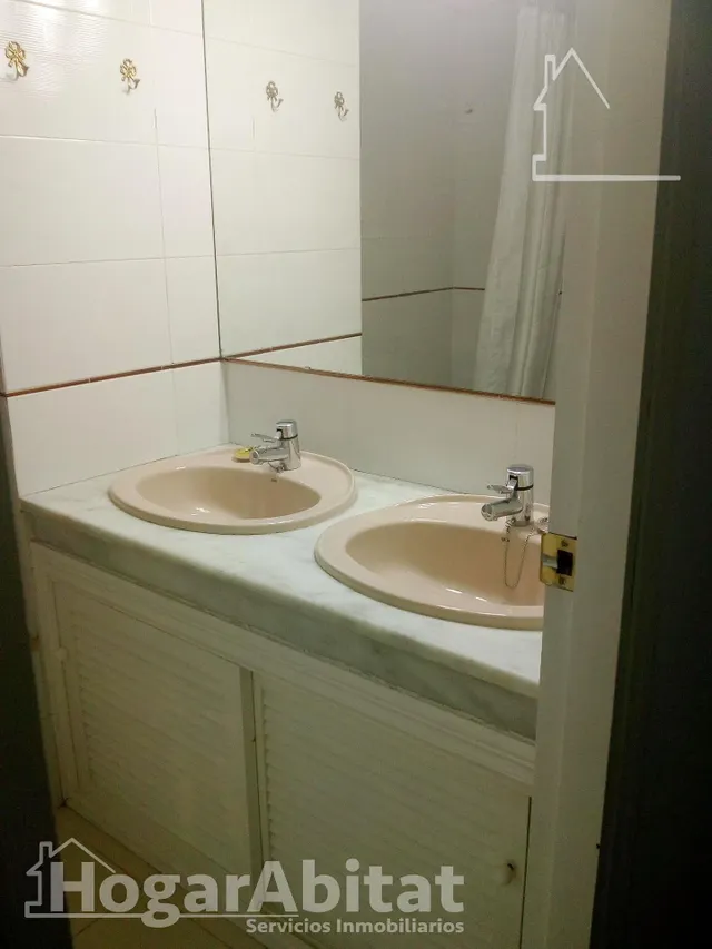 ACOGEDOR Y EXTERIOR EN RESIDENCIAL CON GARAJE Y PISCINA — 12
