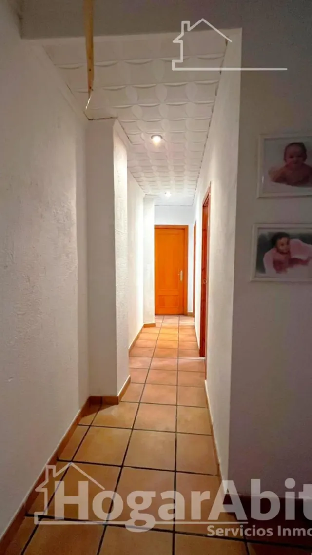 Amplitud y aire libre en esta espaciosa casa de pueblo reformada con patio privado y gran terraza — 16