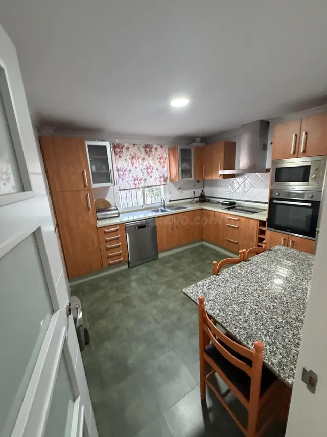 SE VENDE CHALET ADOSADO EN BARBATE ZONA POLI - foto 3