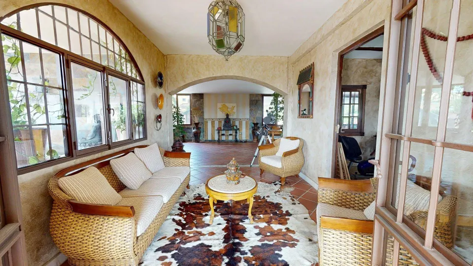 Chalet de lujo en Sansueña, Córdoba con 600 m2 construidos, parcela de 1.500 m2, piscina privada y amplios dormitorios