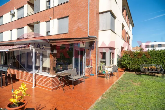 BAJO CON JARDIN EN CAMARREAL SANTANDER — 37