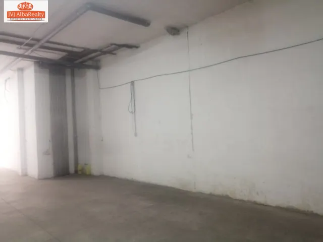 LOCAL COMERCIAL CON VADO EN ZONA INDUSTRIA EN VENTA O ALQUILER — 3