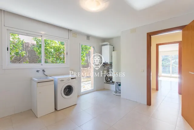 Casa independiente con vistas al mar en venta en Arenys de Mar — 14