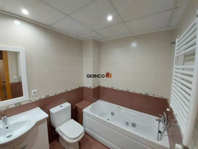 PISO CÉNTRICO EN BUEN ESTADO — 10
