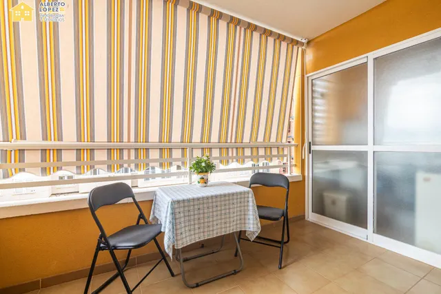 Piso soleado esquina con terraza y piscina comunitaria en El Altet — 9